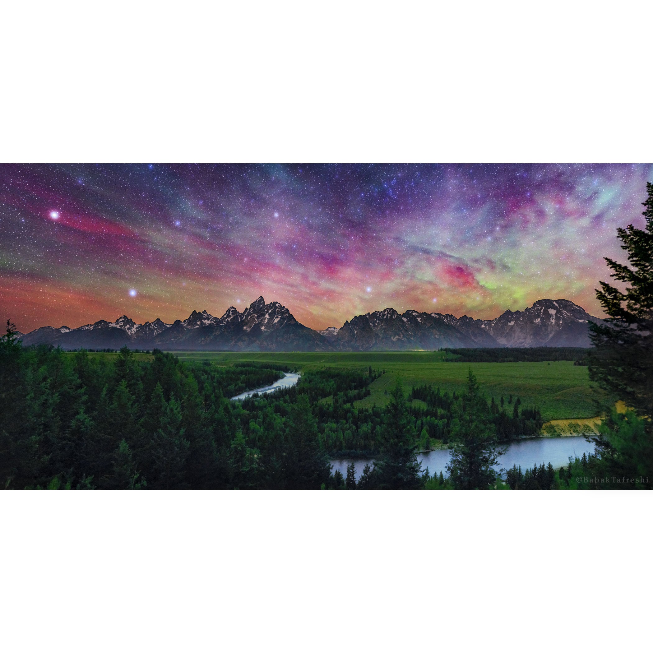 the night sky (夜空) Colorful Night Sky Above Tetons And Snake River | Babak Tafreshi